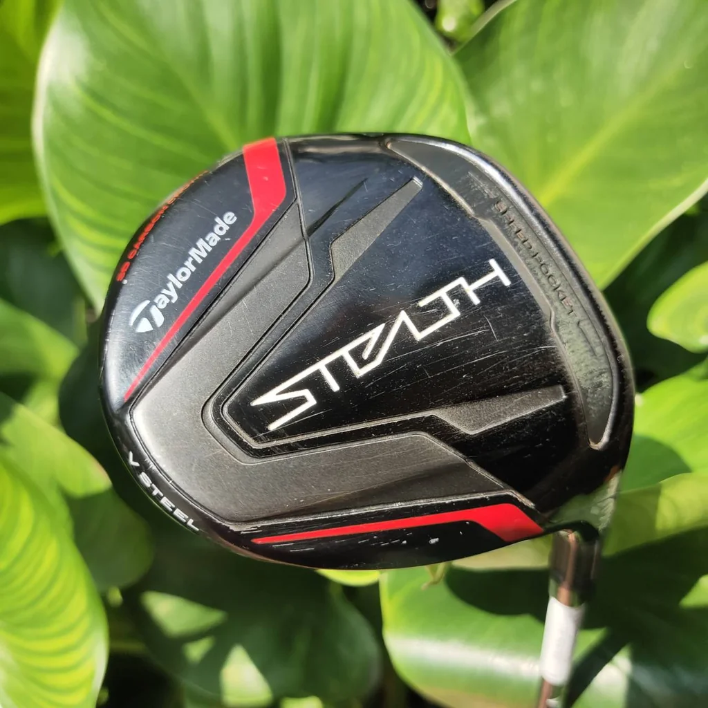 FW3 Taylormade Stealth ก้าน Mitsubishi TENSEI BLUE FLEX S ก้านดีมากตัวนี้ มี COVER แท้ 3D Carbon Crown กระดองแบบ 3 มิติ หน้าไม้ Twist Face® เสริมด้วย Thru-Slot Speed Pocket™ ไม้กอล์ฟพรีเมี่ยมมือสอง ของแท้ By NakaraLuxurious FW3 Taylormade Stealth ก้าน Mitsubishi TENSEI BLUE FLEX S ก้านดีมากตัวนี้ มี COVER แท้ 3D Carbon Crown กระดองแบบ 3 มิติ หน้าไม้ Twist Face® เสริมด้วย Thru-Slot Speed Pocket™ ไม้กอล์ฟพรีเมี่ยมมือสอง ของแท้ By NakaraLuxurious