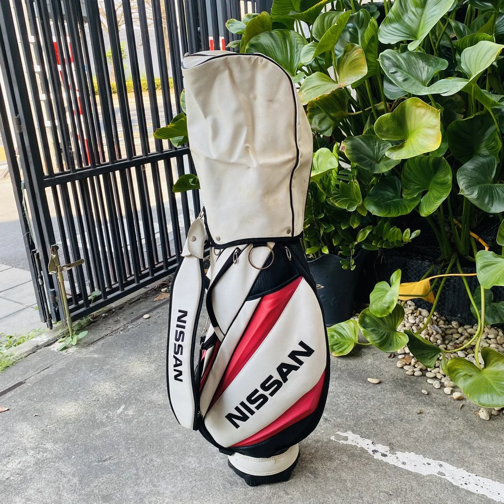 🎒 ถุงกอล์ฟ NISSAN สีขาว คาดแดง-ดำ ⛳✨ ดีไซน์สปอร์ต เรียบหรู โดดเด่นไม่เหมือนใคร 🤍❤️🖤