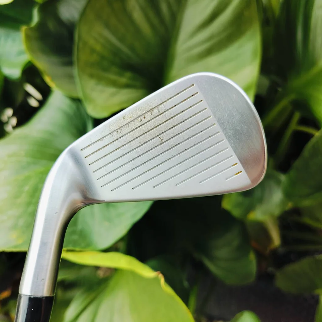 เหล็ก 4 Titleist AP2 716 FORGED ก้าน NS PRO LIGHT ผลิตด้วยกระบวนการทางวิศวกรรมที่แม่นยำ โดยใส่ทังสเตนความหนาแน่นสูงลงในใบเหล็ก ไม้กอล์ฟพรีเมี่ยมมือสอง ของแท้ By NakaraLuxurious เหล็ก 4 Titleist AP2 716 FORGED ก้าน NS PRO LIGHT ผลิตด้วยกระบวนการทางวิศวกรรมที่แม่นยำ โดยใส่ทังสเตนความหนาแน่นสูงลงในใบเหล็ก ไม้กอล์ฟพรีเมี่ยมมือสอง ของแท้ By NakaraLuxurious