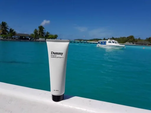 DUMMY SUNSCREEN SPF50+ PA+++ DUMMY SUNSCREEN SPF50+ PA+++