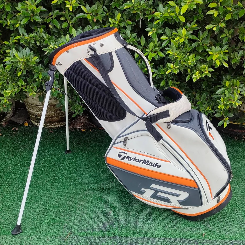 ถุงกอล์ฟ TAYLORMADE R1 ขาตั้ง มือสอง ** COVERมีตำหนิ ** ของแท้ เบา ขาตั้งแข็งแรง!! ของใหม่เกือบหมื่น!! มือสอง ของแท้ BY NakaraLuxurious ถุงกอล์ฟ TAYLORMADE R1 ขาตั้ง มือสอง ** COVERมีตำหนิ ** ของแท้ เบา ขาตั้งแข็งแรง!! ของใหม่เกือบหมื่น!! มือสอง ของแท้ BY NakaraLuxurious