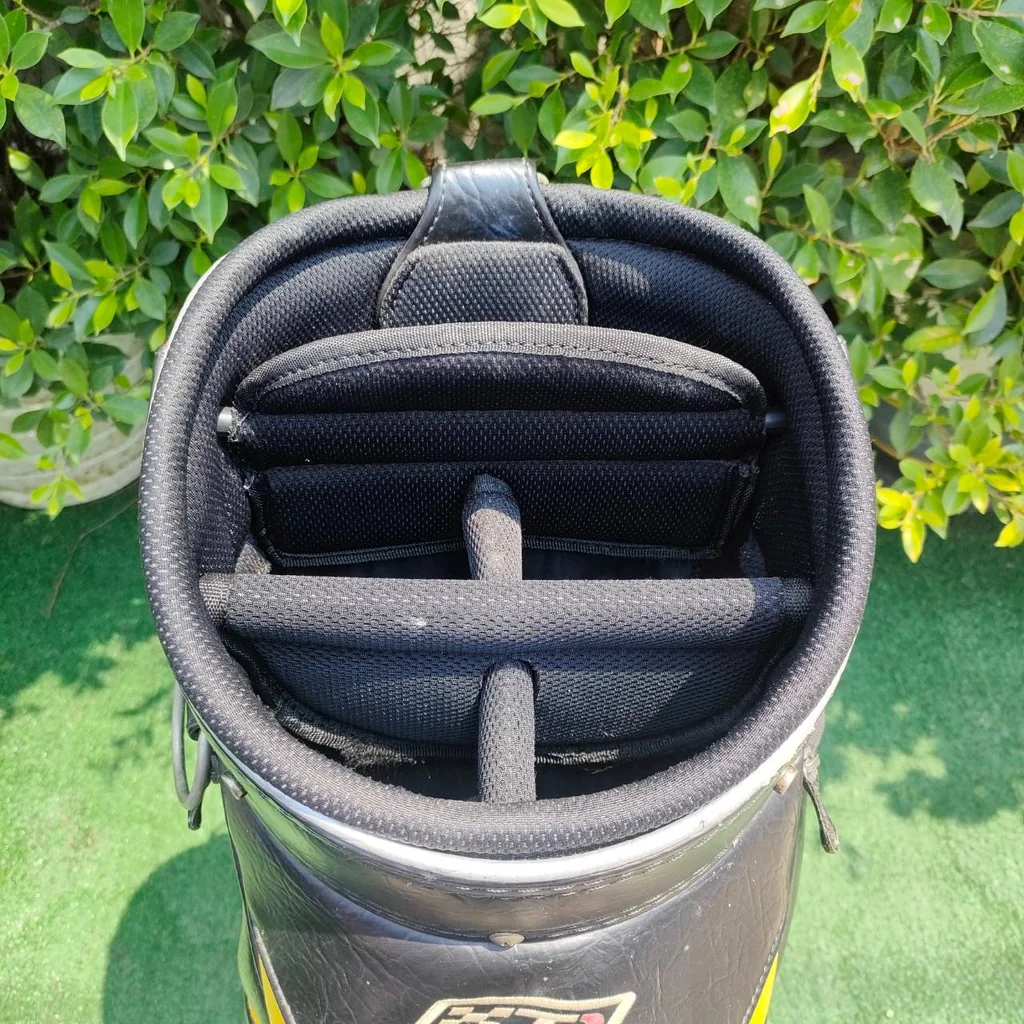 ถุงกอล์ฟ TAYLORMADE R5 HUNDRED SERIES มือสอง ถุงกอล์ฟ TAYLORMADE R5 HUNDRED SERIES มือสอง