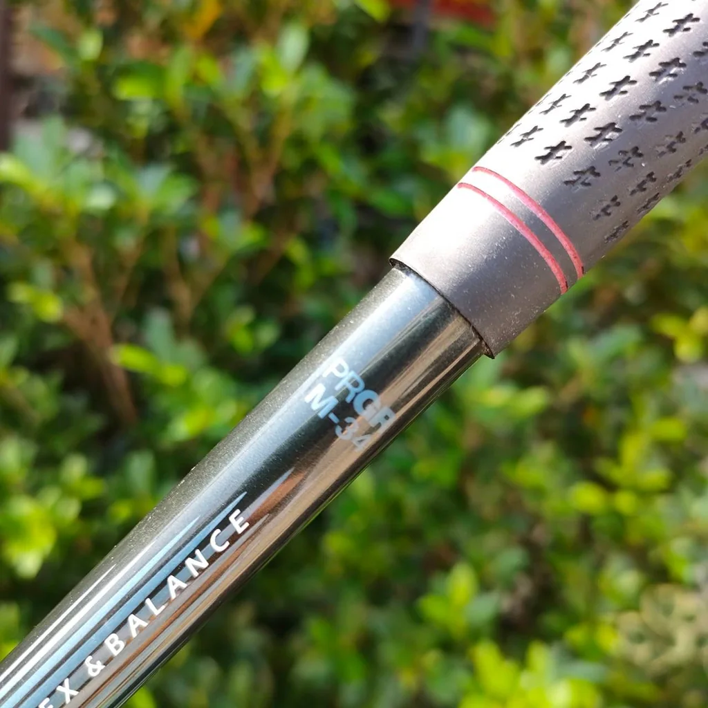 FW4 PRGR 513ER ก้าน OPTIMIZED FLEX BALANCE ระยะเกือบเท่าหัวไม้ 3 แต่องศาเปิดกว่า ทำให้ตีง่ายกว่ามากๆ ตีไกลกว่า FW5 เยอะ พรีเมี่ยมญี่ปุ่นครับ