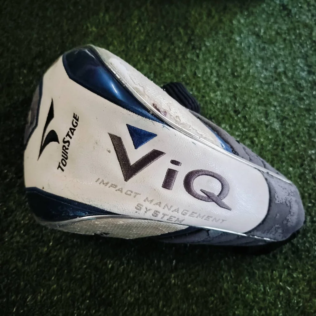 Tourstage ViQ Driver เป็นไดรเวอร์จากแบรนด์ญี่ปุ่นที่ออกแบบมาเพื่อช่วยให้นักกอล์ฟสามารถตีลูกได้ไกลและตรงมากขึ้น โดยเน้นความรู้สึกนุ่มนวลและความมั่นใจในการสวิง ไม้กอล์ฟพรีเมี่ยมมือสอง ของแท้ By NakaraLuxurious Tourstage ViQ Driver เป็นไดรเวอร์จากแบรนด์ญี่ปุ่นที่ออกแบบมาเพื่อช่วยให้นักกอล์ฟสามารถตีลูกได้ไกลและตรงมากขึ้น โดยเน้นความรู้สึกนุ่มนวลและความมั่นใจในการสวิง ไม้กอล์ฟพรีเมี่ยมมือสอง ของแท้ By NakaraLuxurious