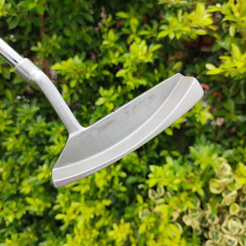 PUTTER MIZUNO TOUR 900 ความยาว 34 นิ้ว JAPAN 100% พัตเตอร์พรีเมี่ยมญี่ปุ่นดั่งเดิม วัสดุสวยมาก!! รูปทรงสแตนดาร์ด!! พัตต์กะระยะน้ำหนักได้ดีมาก ไม้กอล์ฟมือสอง ของแท้ BY NakaraLuxurious PUTTER MIZUNO TOUR 900 ความยาว 34 นิ้ว JAPAN 100% พัตเตอร์พรีเมี่ยมญี่ปุ่นดั่งเดิม วัสดุสวยมาก!! รูปทรงสแตนดาร์ด!! พัตต์กะระยะน้ำหนักได้ดีมาก ไม้กอล์ฟมือสอง ของแท้ BY NakaraLuxurious