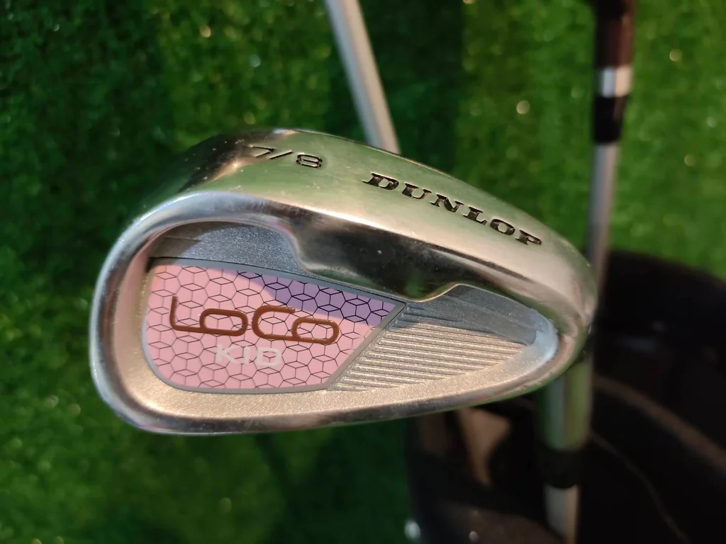 ไม้กอล์ฟเด็กผู้หญิง DUNLOP LOCO KID สำหรับน้องที่อายุ 8 - 12 ขวบ ไม้กอล์ฟเด็กผู้หญิง DUNLOP LOCO KID สำหรับน้องที่อายุ 8 - 12 ขวบ