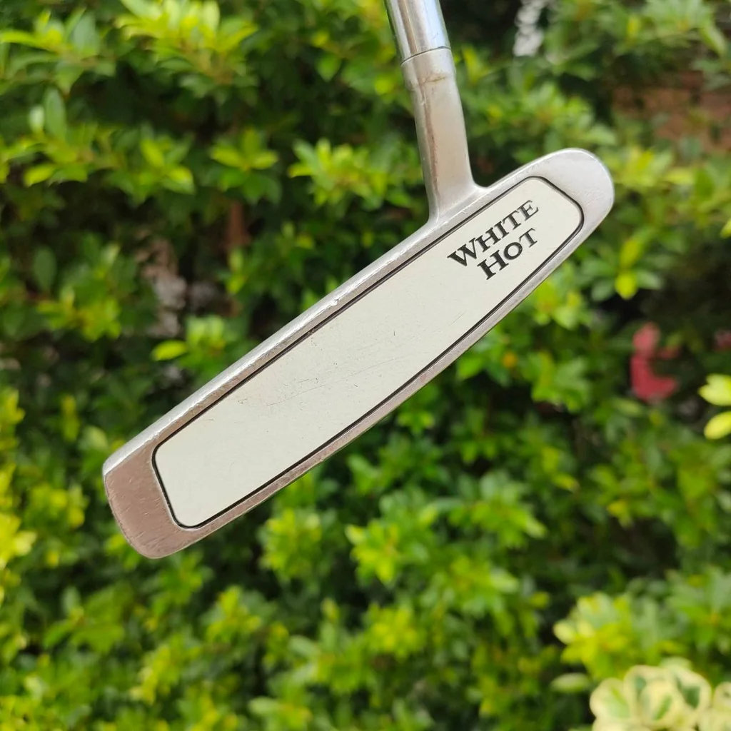 PUTTER ODYSSEY WHITE HOT #2 ความยาว 34 นิ้ว ก้าน ODYSSEY WHITE HOT ทรงสแตนดาร์ด หน้านุ่ม พัตต์ฟีลลิ่งดีมากๆ ไม้กอล์ฟมือสอง ของแท้ BY NakaraLuxurious PUTTER ODYSSEY WHITE HOT #2 ความยาว 34 นิ้ว ก้าน ODYSSEY WHITE HOT ทรงสแตนดาร์ด หน้านุ่ม พัตต์ฟีลลิ่งดีมากๆ ไม้กอล์ฟมือสอง ของแท้ BY NakaraLuxurious