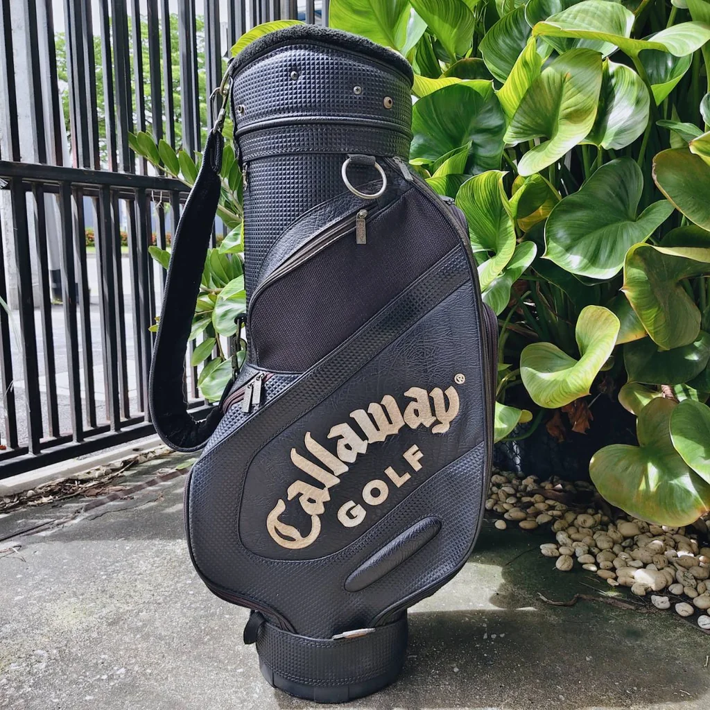 ** มีตำหนิ ** ถุงกอล์ฟ Callaway มือสอง ภายในบุกำมะหยี่อย่างดี วัสดุดี สายสะพายดี ** มีตำหนิ ** ถุงกอล์ฟ Callaway มือสอง ภายในบุกำมะหยี่อย่างดี วัสดุดี สายสะพายดี