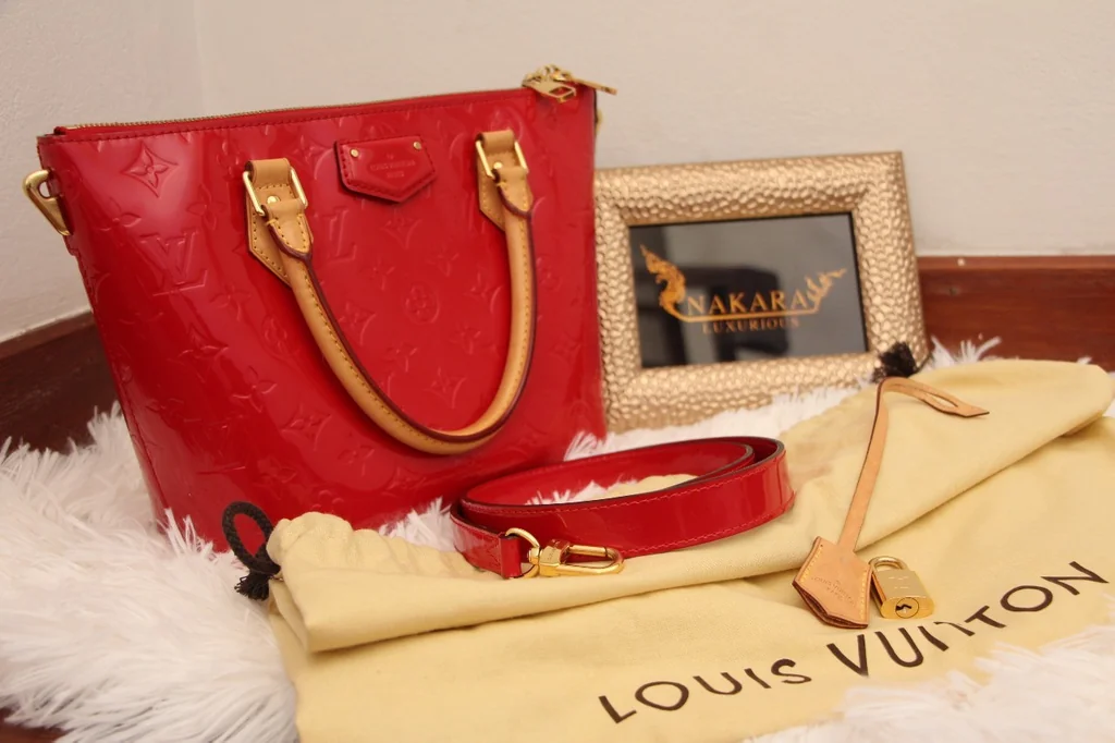 NAKARA LUXURIOUS USED!! สภาพนางฟ้า LOUIS VUITTON VERNI MONTEBLLO PM ปี14 ของแท้ 100% NAKARA LUXURIOUS USED!! สภาพนางฟ้า LOUIS VUITTON VERNI MONTEBLLO PM ปี14 ของแท้ 100%