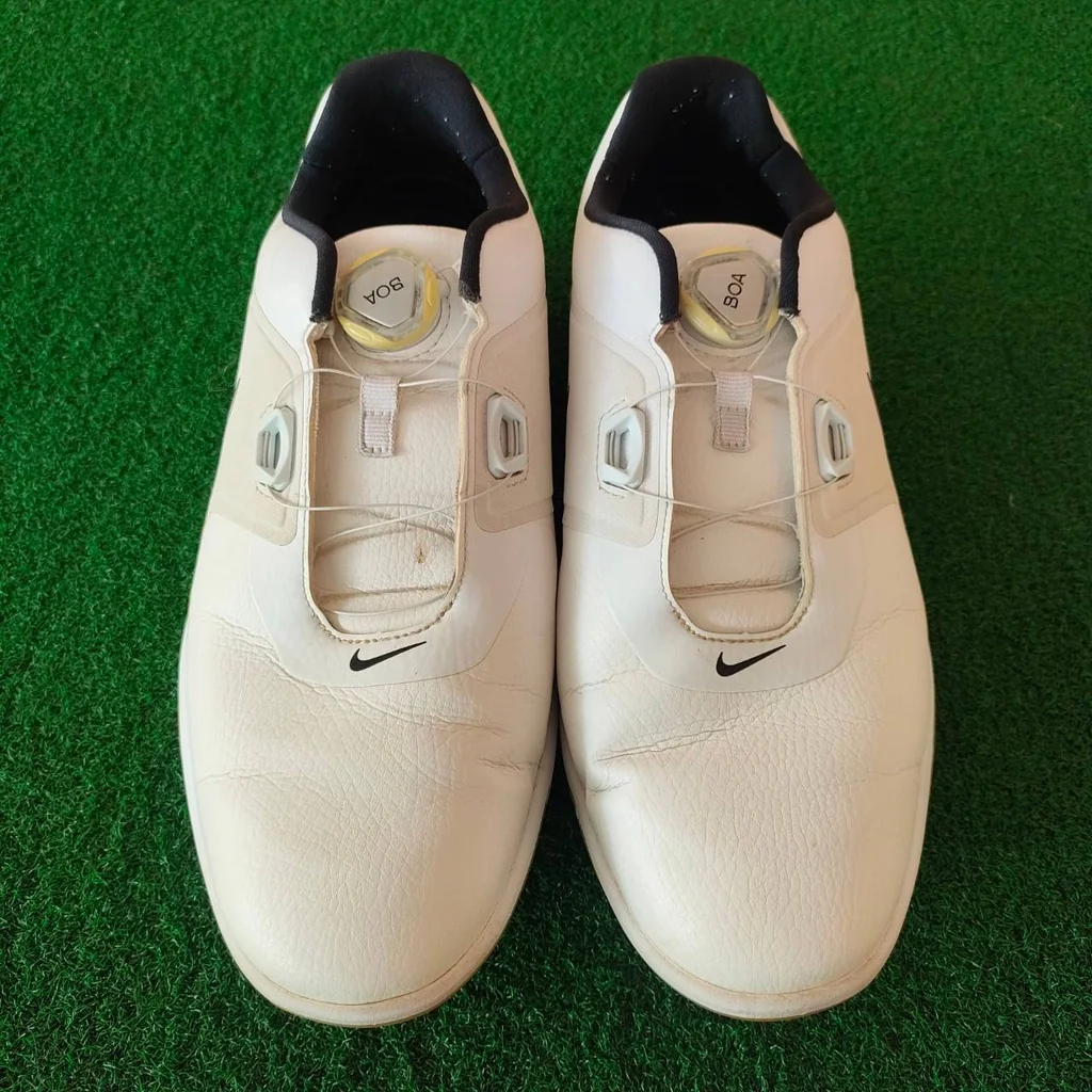รองเท้ากอล์ฟ NIKE LUNARLON มือสอง ปุ่มหมุน BOA ใส่เข้าออกได้อย่างสะดวก ขนาดไชส์ US10W UK9 EUR44 CM 28 สภาพใหม่มาก!! มือสอง ของแท้ BY NakaraLuxurious