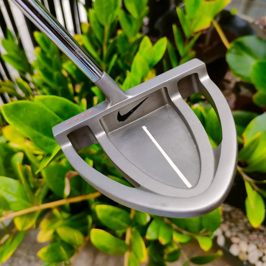 PUTTER NIKE IGNITE 004 ก้าน CENTER ยาว 34 นิ้ว พัตต์ดีมากๆๆ ชดเชยสูงมาก เกาะไลน์มาก เส้นเล็งแนวยาว วางไลน์ได้ง่าย ไม้กอล์ฟพรีเมี่ยมมือสอง ของแท้ By NakaraLuxurious PUTTER NIKE IGNITE 004 ก้าน CENTER ยาว 34 นิ้ว พัตต์ดีมากๆๆ ชดเชยสูงมาก เกาะไลน์มาก เส้นเล็งแนวยาว วางไลน์ได้ง่าย ไม้กอล์ฟพรีเมี่ยมมือสอง ของแท้ By NakaraLuxurious
