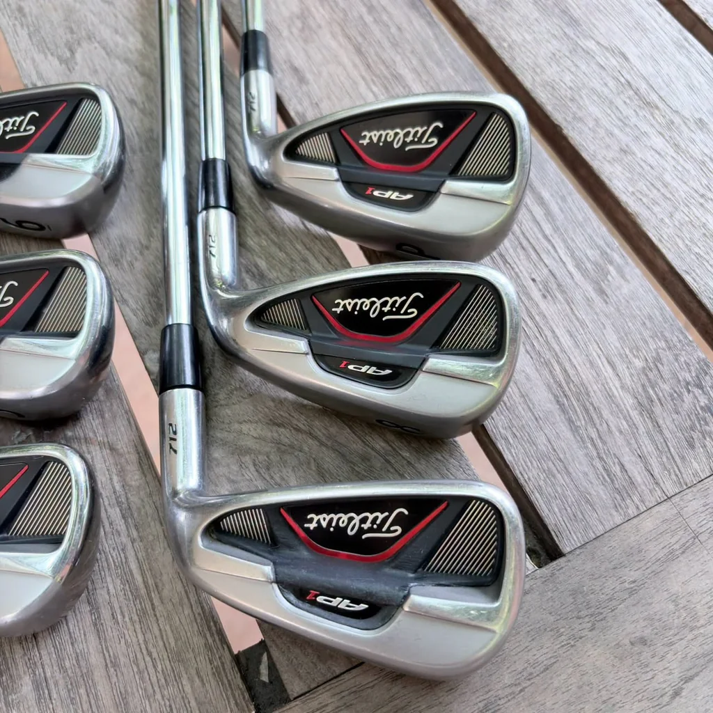 ขาดเหล็ก 9 IRON SET Titleist AP1 712 (4, 5, 6, 7, 8, P)ส่งลูกลอยง่ายได้ระยะไกลอย่างสม่ำเสมอในทุกช็อต ขาดเหล็ก 9 IRON SET Titleist AP1 712 (4, 5, 6, 7, 8, P)ส่งลูกลอยง่ายได้ระยะไกลอย่างสม่ำเสมอในทุกช็อต
