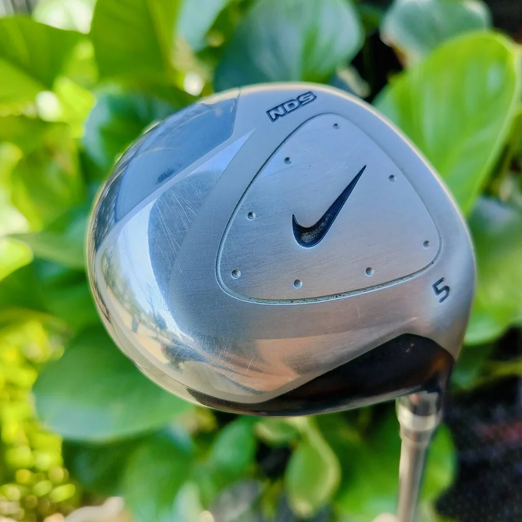 FW5 NIKE NDS องศา 18 ก้าน FUJIKURA FLEX R ก้านดีมาก ตีสนุก ตีโดนง่าย ลอยง่าย ออกแบบให้หน้าสัมผัสกว้าง วัสดุดีมาก ไม้กอล์ฟพรีเมี่ยมมือสอง ของแท้ By NakaraLuxurious FW5 NIKE NDS องศา 18 ก้าน FUJIKURA FLEX R ก้านดีมาก ตีสนุก ตีโดนง่าย ลอยง่าย ออกแบบให้หน้าสัมผัสกว้าง วัสดุดีมาก ไม้กอล์ฟพรีเมี่ยมมือสอง ของแท้ By NakaraLuxurious