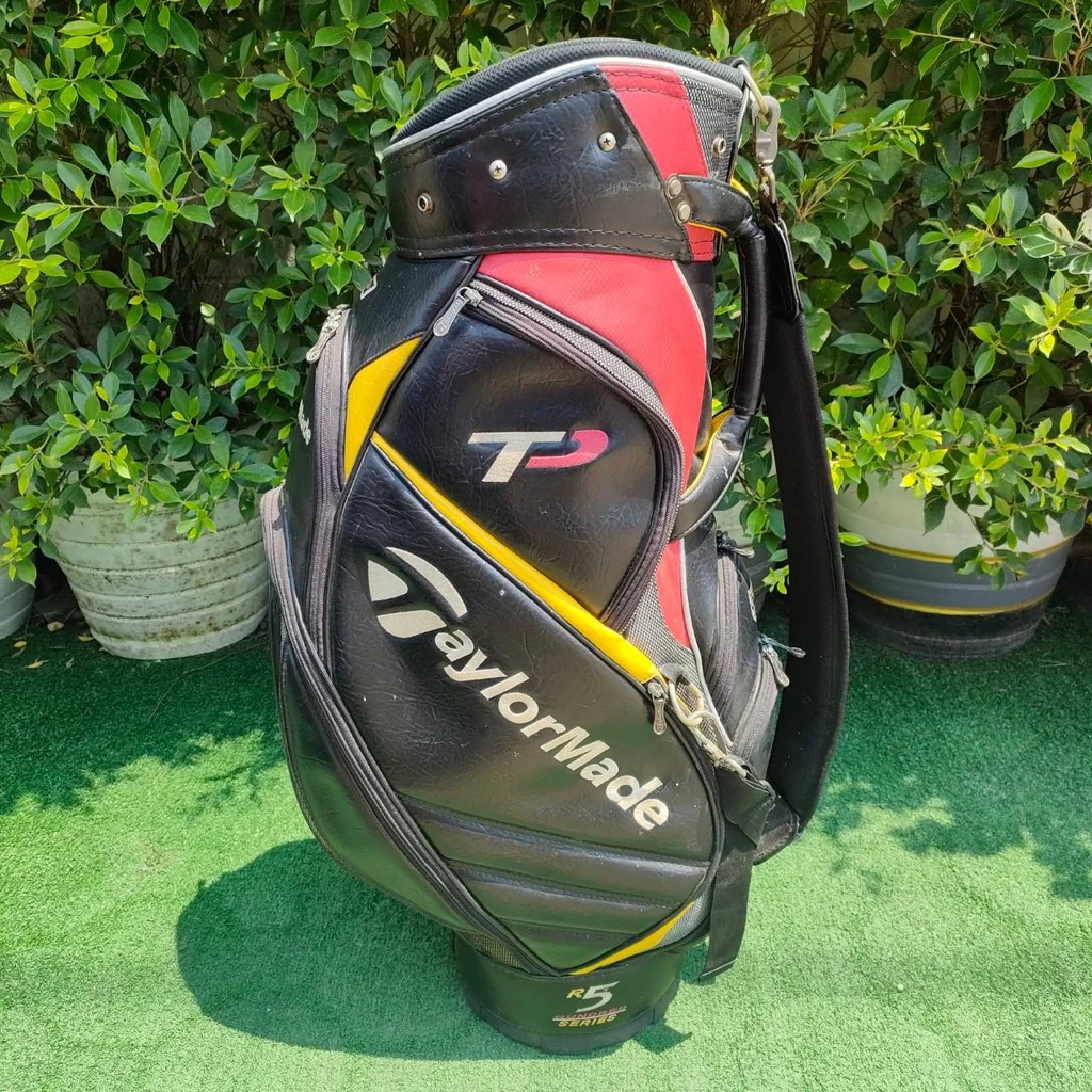 ถุงกอล์ฟ TAYLORMADE R5 HUNDRED SERIES มือสอง ถุงกอล์ฟ TAYLORMADE R5 HUNDRED SERIES มือสอง