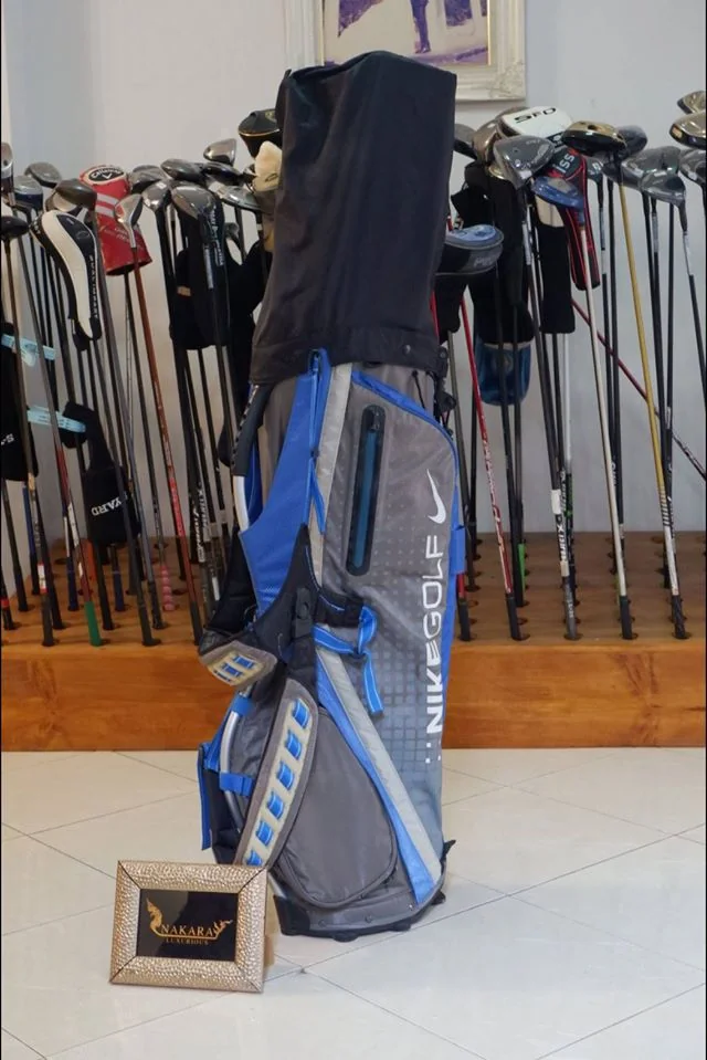 ถุงกอล์ฟ NIKE GOLF STAND BAG มือสอง สภาพดี ถุงกอล์ฟ NIKE GOLF STAND BAG มือสอง สภาพดี