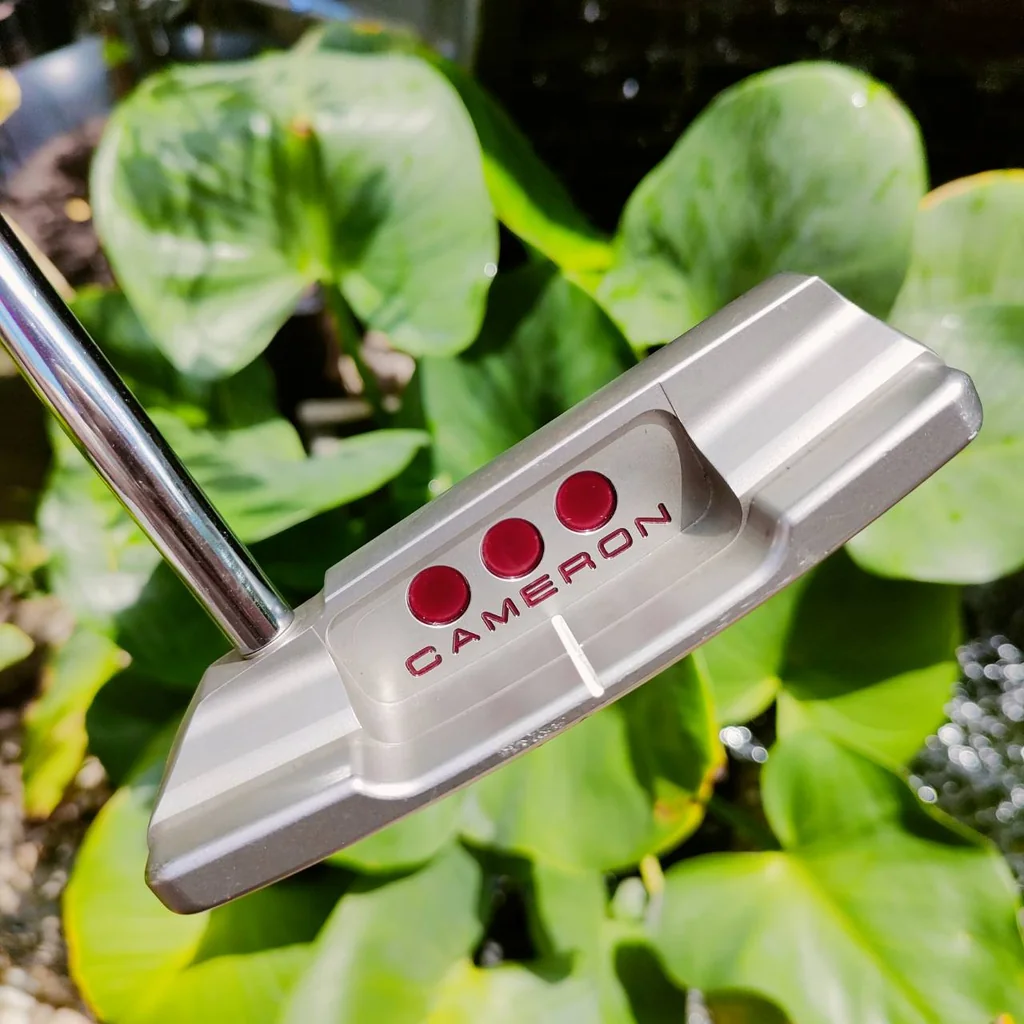 Cameron Studio Select Newport 2.7 พัตต์แบบคลีนๆสะอาดตา ออฟเซ็ตที่ดีสี่สุดของทรง STUDIO พัตเตอร์ยอดขายอันดับ 1 ตลอดกาล ไม้กอล์ฟพรีเมี่ยมมือสอง ของแท้ By NakaraLuxurious Cameron Studio Select Newport 2.7 พัตต์แบบคลีนๆสะอาดตา ออฟเซ็ตที่ดีสี่สุดของทรง STUDIO พัตเตอร์ยอดขายอันดับ 1 ตลอดกาล ไม้กอล์ฟพรีเมี่ยมมือสอง ของแท้ By NakaraLuxurious