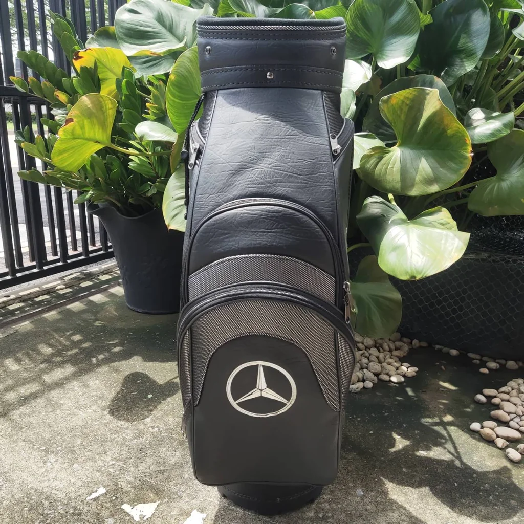 ถุงกอล์ฟ Mercedes Benz ของแท้ มือสอง สภาพสวย ดูหรู ถุง TOUR ใบใหญ่ ใส่ไม้กอล์ฟได้ครบครันค่ะ ถุงกอล์ฟ Mercedes Benz ของแท้ มือสอง สภาพสวย ดูหรู ถุง TOUR ใบใหญ่ ใส่ไม้กอล์ฟได้ครบครันค่ะ