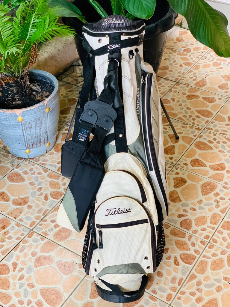 ถุงกอล์ฟ ขาตั้ง TITLEIST มือสอง ถุงกอล์ฟ ขาตั้ง TITLEIST มือสอง