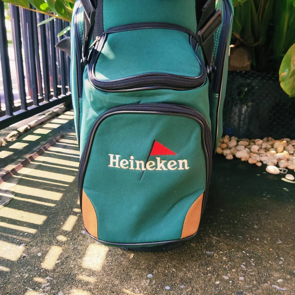 ถุงกอล์ฟ HEINEKEN มือสอง ถุง TOUR ใบใหญ่ สวยครับ ภายในบุกำมะหยี่อย่างดี ถุงกอล์ฟ HEINEKEN มือสอง ถุง TOUR ใบใหญ่ สวยครับ ภายในบุกำมะหยี่อย่างดี