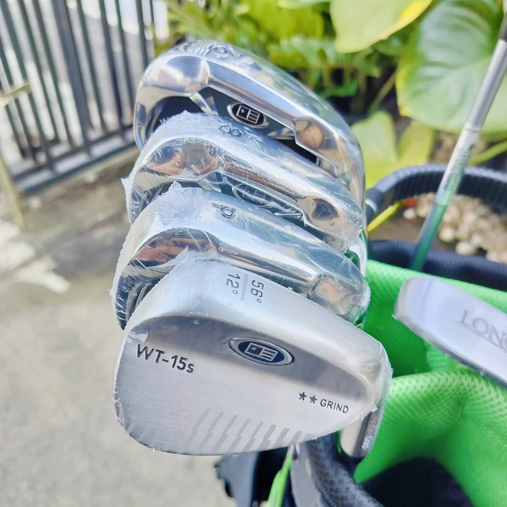 ชุดไม้กอล์ฟสำหรับเด็ก ของใหม่!!! U.S. KIDS GOLF 57″ WT-15s model (15% lighter club heads) เบาลง 15% ความสูง : 57-60 นิ้ว หรือ 144-152 เซนติเมตร ชุดไม้กอล์ฟสำหรับเด็ก ของใหม่!!! U.S. KIDS GOLF 57″ WT-15s model (15% lighter club heads) เบาลง 15% ความสูง : 57-60 นิ้ว หรือ 144-152 เซนติเมตร