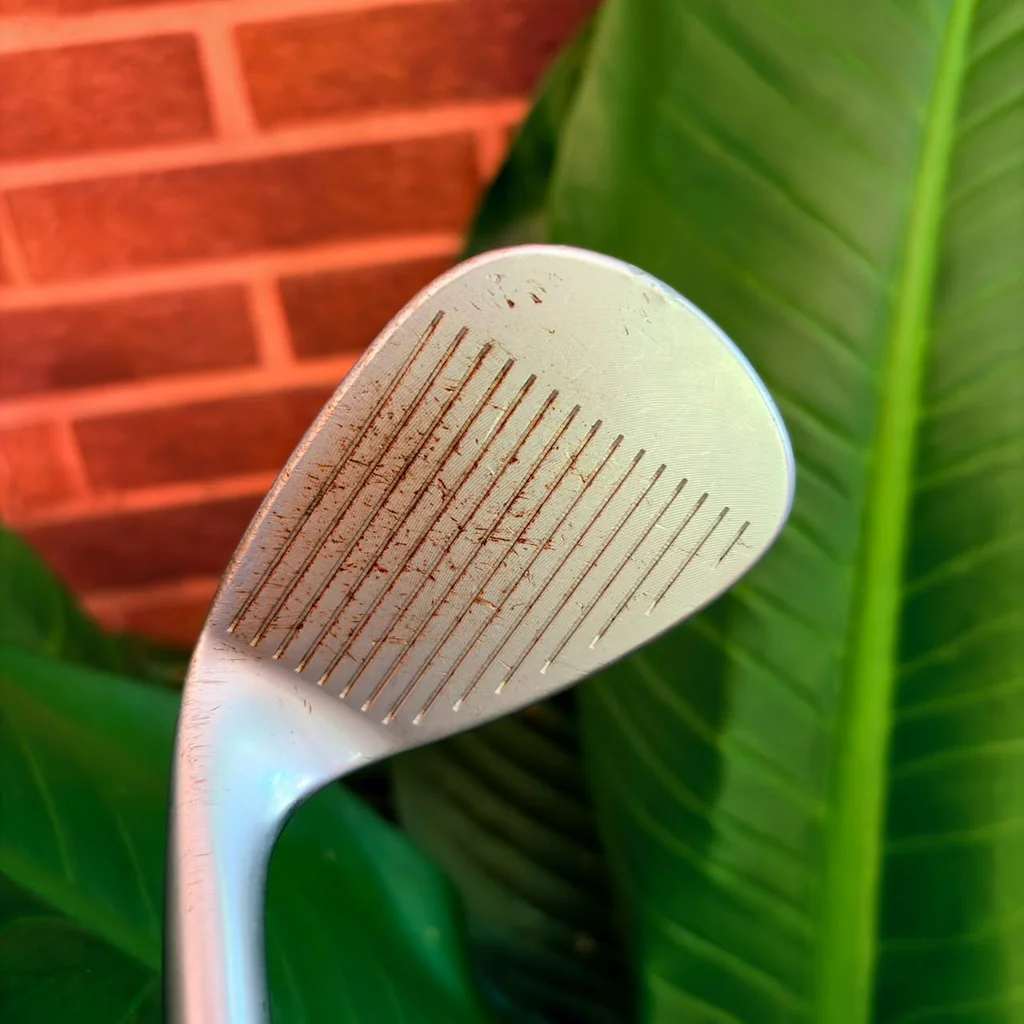 WEDGE Titleist Vokey Design Spin Milled (SM56•10) สปินจัดจ้าน ควบคุมลูกตกแล้วเช็คหยุดได้อย่างเฉียบคม WEDGE Titleist Vokey Design Spin Milled (SM56•10) สปินจัดจ้าน ควบคุมลูกตกแล้วเช็คหยุดได้อย่างเฉียบคม