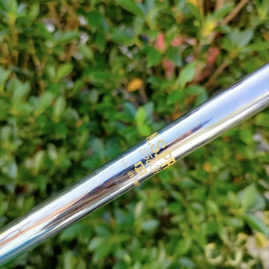 เหล็ก SW Taylormade XR.05 ก้าน N.S.PRO 850GH FLEX R เป็นตัวพรีเมี่ยมของ Taylormade ชิพง่ายๆ ระเบิดทรายง่ายมาก ลดอาการฉึกได้ดี และยังชิพได้ระยะ ก้านเหล็กพรีเมี่ยมเบาแค่ 85 หรัม เหล็ก SW Taylormade XR.05 ก้าน N.S.PRO 850GH FLEX R เป็นตัวพรีเมี่ยมของ Taylormade ชิพง่ายๆ ระเบิดทรายง่ายมาก ลดอาการฉึกได้ดี และยังชิพได้ระยะ ก้านเหล็กพรีเมี่ยมเบาแค่ 85 หรัม