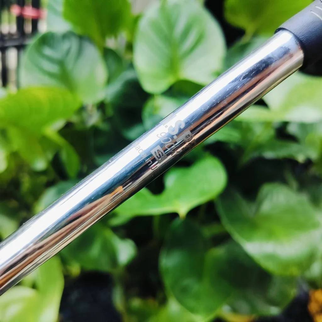 เหล็ก 7 KING COBRA หน้าเด้ง!!! หน้าไม้มีแผ่น TITANIUM FACE ไม้ COBRA ผลิตออกมาด้วยความตั้งใจ ให้เป็นไม้ที่ตีง่ายที่สุด ไม้กอล์ฟพรีเมี่ยมมือสอง ของแท้ By NakaraLuxurious เหล็ก 7 KING COBRA หน้าเด้ง!!! หน้าไม้มีแผ่น TITANIUM FACE ไม้ COBRA ผลิตออกมาด้วยความตั้งใจ ให้เป็นไม้ที่ตีง่ายที่สุด ไม้กอล์ฟพรีเมี่ยมมือสอง ของแท้ By NakaraLuxurious