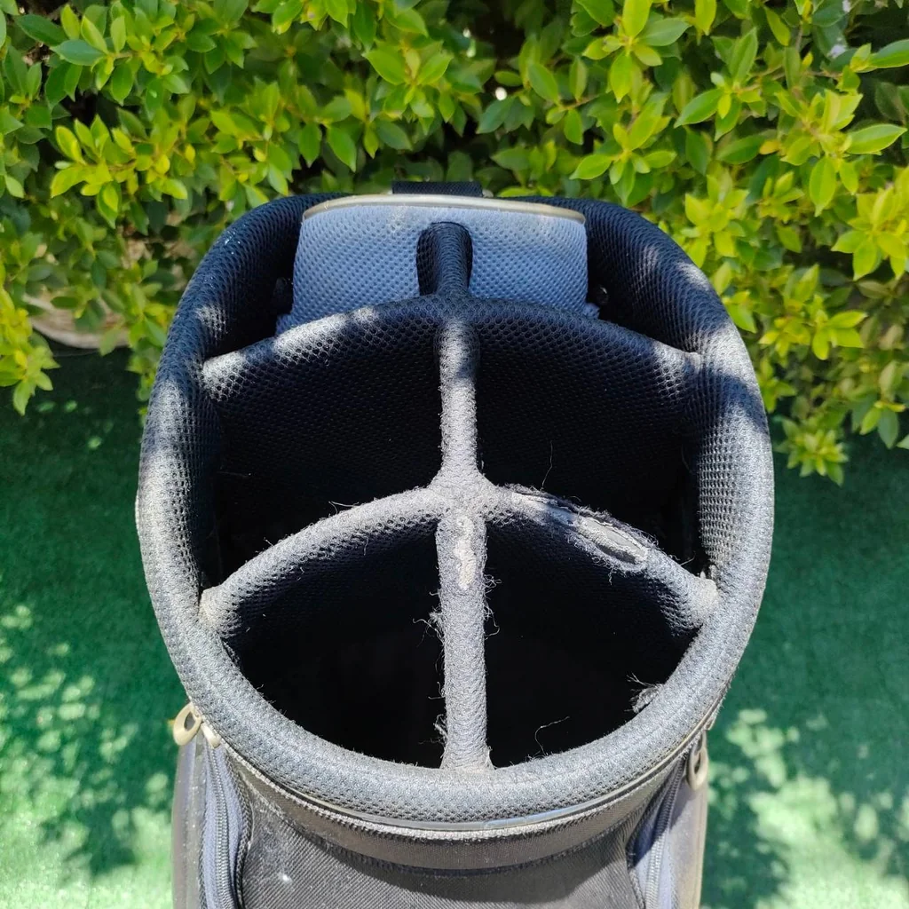 ถุงกอล์ฟ TAYLORMADE มือสอง * ปากถุงมีผ้าขาดนิดหน่อยตามรูปนะคะ ถุง TOUR ใบใหญ่ 9 นิ้ว สภาพโดยรวมสวยสมบูรณ์ ไม้กอล์ฟมือสอง ของแท้ BY NakaraLuxurious ถุงกอล์ฟ TAYLORMADE มือสอง * ปากถุงมีผ้าขาดนิดหน่อยตามรูปนะคะ ถุง TOUR ใบใหญ่ 9 นิ้ว สภาพโดยรวมสวยสมบูรณ์ ไม้กอล์ฟมือสอง ของแท้ BY NakaraLuxurious