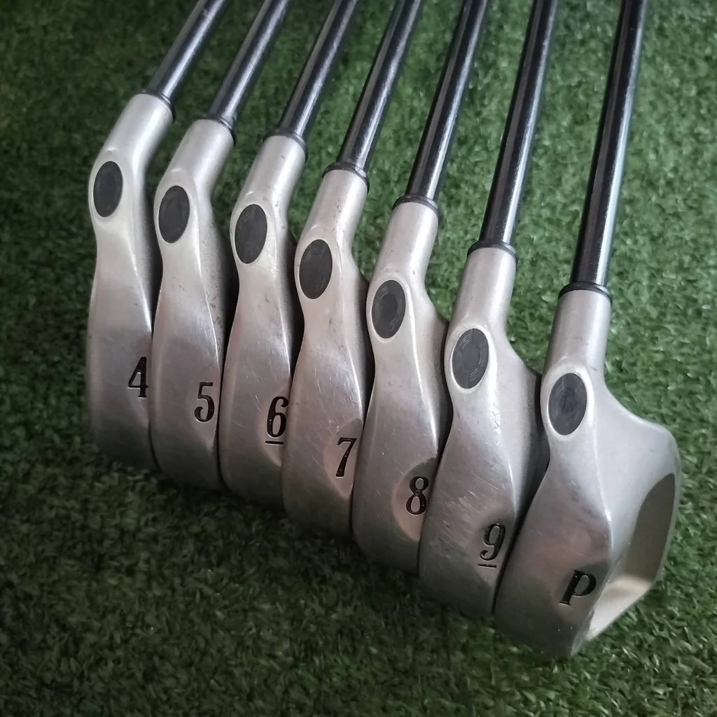 ชุดเหล็ก CALLAWAY BIG BERTHA มีเหล็ก 4 5 6 7 8 9 และ PW ก้าน RCH 96 FLEX R รุ่นสร้างชื่อสุดๆของ Callaway Golf เป็นเหล็กที่ตีง่ายมาก CAVITY ใหญ่ ไม้กอล์ฟพรีเมี่ยมมือสอง ของแท้ By NakaraLuxurious
