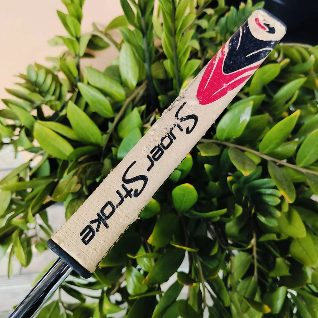PUTTER SCOTTY CAMERON FUTURA X ความยาว 34 นิ้ว สุดยอดความบล๊านซ์อย่างอัศจรรย์ การวางน้ำหนักที่พิเศษ พัตต์ตรงอย่างมาก ไม้กอล์ฟพรีเมี่ยมมือสอง ของแท้ By NakaraLuxurious PUTTER SCOTTY CAMERON FUTURA X ความยาว 34 นิ้ว สุดยอดความบล๊านซ์อย่างอัศจรรย์ การวางน้ำหนักที่พิเศษ พัตต์ตรงอย่างมาก ไม้กอล์ฟพรีเมี่ยมมือสอง ของแท้ By NakaraLuxurious