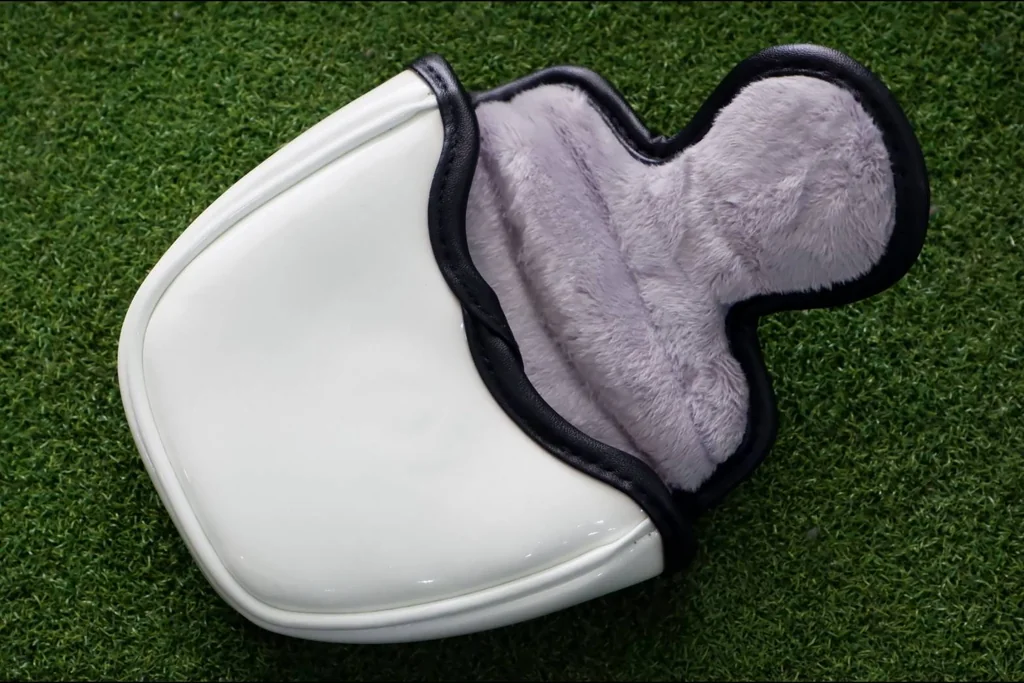COVER PUTTER ลายกระโหลกไขว้ COVER PUTTER ลายกระโหลกไขว้