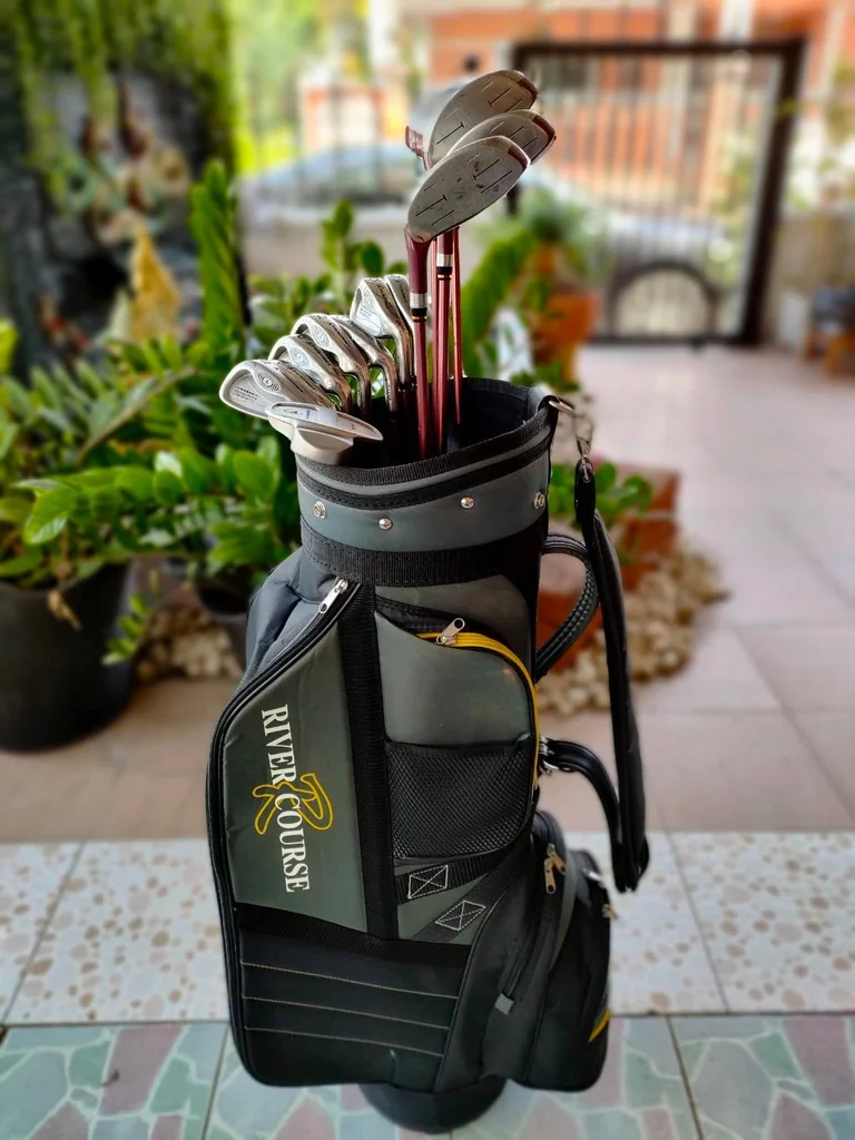ไม้กอล์ฟครบชุดสำหรับผู้หญิง!!! PRO KENNEX พร้อมถุงกอล์ฟ