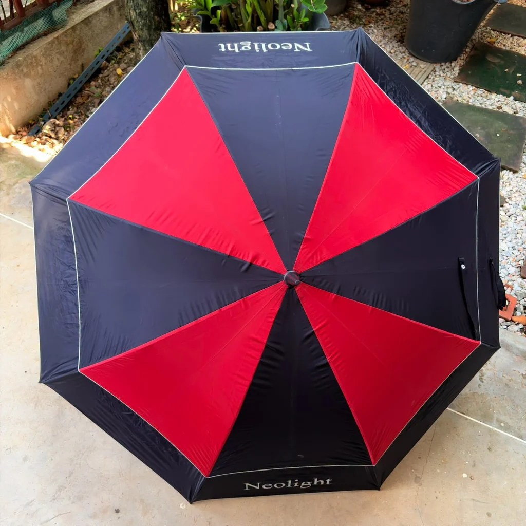 UMBRELLA: ร่มกอล์ฟพรีเมียม Neolight สีดำ-แดง กันแดดสนิท กันฝนสู้ลมแรงได้สบาย UMBRELLA: ร่มกอล์ฟพรีเมียม Neolight สีดำ-แดง กันแดดสนิท กันฝนสู้ลมแรงได้สบาย