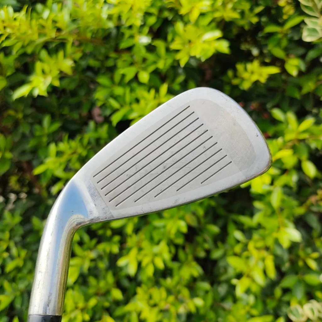 เหล็ก4 MI2 -4D SP700 TI FACE ก้าน MADE IN JAPAN FLEX R โซลด้านล่างกว้างมากๆครับ ทำให้ตีง่ายในเหล็กยาว เกือบ HYBRID แต่ตีคมกว่า จรดลูกแล้วฟีลเหล็กกว่า ตกหยุดมีสปินมากกว่าครับ ระยะดีมากๆครับ . เหล็ก4 MI2 -4D SP700 TI FACE ก้าน MADE IN JAPAN FLEX R โซลด้านล่างกว้างมากๆครับ ทำให้ตีง่ายในเหล็กยาว เกือบ HYBRID แต่ตีคมกว่า จรดลูกแล้วฟีลเหล็กกว่า ตกหยุดมีสปินมากกว่าครับ ระยะดีมากๆครับ .