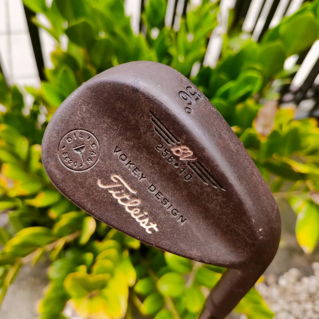 WEDGE Titleist Vokey รุ่นสนิม องศา 56 BOUNCE 12 วัสดุสุดนุ่ม สุดพรีเมี่ยมไม่เคลือบ OIL CAN 8620 รุ่นสนิมแท้ ไม้กอล์ฟพรีเมี่ยมมือสอง ของแท้ By NakaraLuxurious WEDGE Titleist Vokey รุ่นสนิม องศา 56 BOUNCE 12 วัสดุสุดนุ่ม สุดพรีเมี่ยมไม่เคลือบ OIL CAN 8620 รุ่นสนิมแท้ ไม้กอล์ฟพรีเมี่ยมมือสอง ของแท้ By NakaraLuxurious