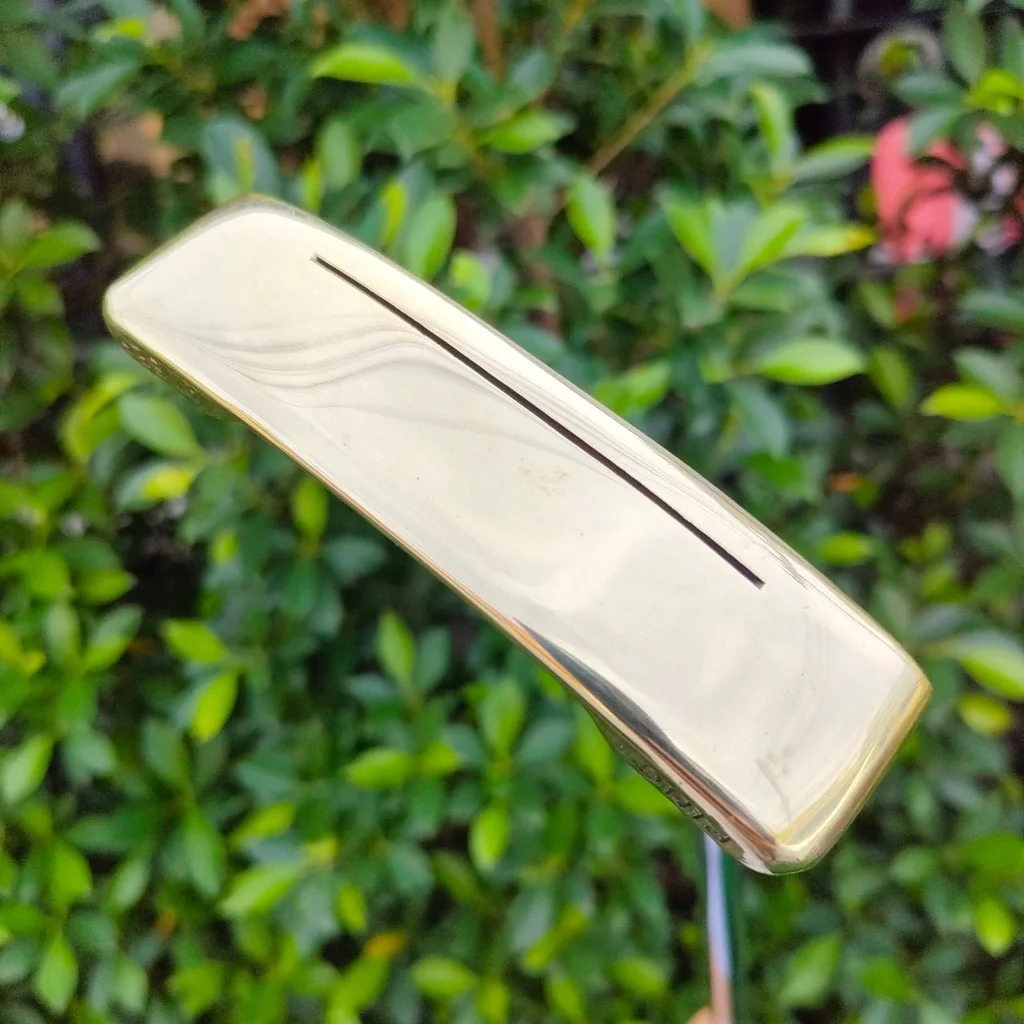 PUTTER PING ANSER รุ่นยอดนิยมสูงสุด เป็นต้นแบบมาจนถึงปัจจุบัน วัสดุทองเหลืองแบบแท้ๆ เงา สวยมากๆ หรูหรามาก ความยาว 35 นิ้ว PUTTER PING ANSER รุ่นยอดนิยมสูงสุด เป็นต้นแบบมาจนถึงปัจจุบัน วัสดุทองเหลืองแบบแท้ๆ เงา สวยมากๆ หรูหรามาก ความยาว 35 นิ้ว