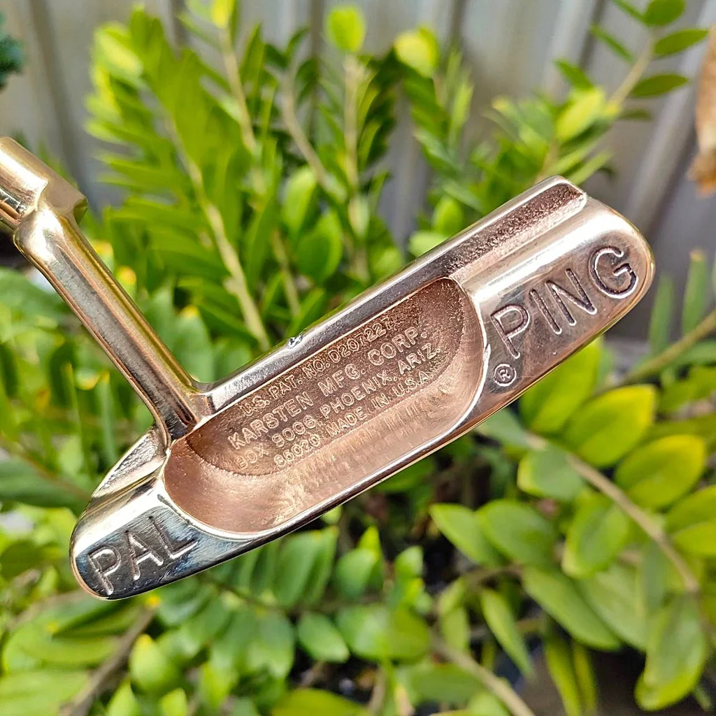 PUTTER PING PAL ตัวแรก ความยาว 35 นิ้ว Phoenix, Arizona PAT.No.0207227 วัสดุทองเหลือง สภาพสวย พัตต์ดีมาก วัสดุพรีเมี่ยม ไม้กอล์ฟมือสอง ของแท้ BY NakaraLuxurious PUTTER PING PAL ตัวแรก ความยาว 35 นิ้ว Phoenix, Arizona PAT.No.0207227 วัสดุทองเหลือง สภาพสวย พัตต์ดีมาก วัสดุพรีเมี่ยม ไม้กอล์ฟมือสอง ของแท้ BY NakaraLuxurious