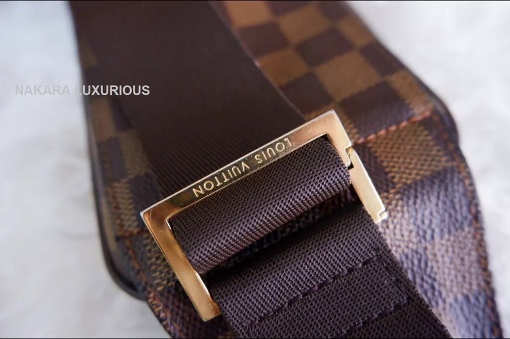 NAKARA LUXURIOUS USED LOUIS GERONIMOS DAMIER ปี05 คาดอก ของแท้ 100% NAKARA LUXURIOUS USED LOUIS GERONIMOS DAMIER ปี05 คาดอก ของแท้ 100%