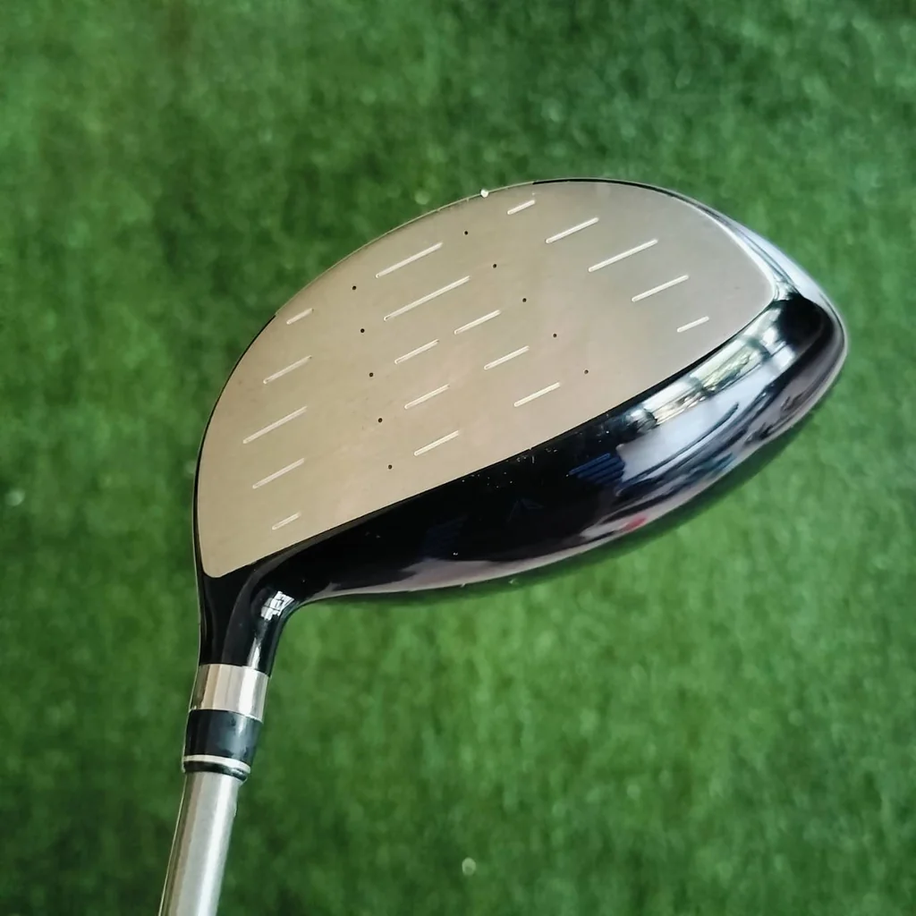 Tourstage ViQ Driver เป็นไดรเวอร์จากแบรนด์ญี่ปุ่นที่ออกแบบมาเพื่อช่วยให้นักกอล์ฟสามารถตีลูกได้ไกลและตรงมากขึ้น โดยเน้นความรู้สึกนุ่มนวลและความมั่นใจในการสวิง ไม้กอล์ฟพรีเมี่ยมมือสอง ของแท้ By NakaraLuxurious Tourstage ViQ Driver เป็นไดรเวอร์จากแบรนด์ญี่ปุ่นที่ออกแบบมาเพื่อช่วยให้นักกอล์ฟสามารถตีลูกได้ไกลและตรงมากขึ้น โดยเน้นความรู้สึกนุ่มนวลและความมั่นใจในการสวิง ไม้กอล์ฟพรีเมี่ยมมือสอง ของแท้ By NakaraLuxurious