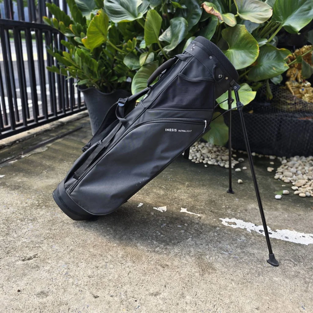 Golf stand bag - INESIS Ultralight ถุงกอล์ฟมีขาตั้งน้ำหนักเบาเป็นพิเศษจากอิเนซิส Golf stand bag - INESIS Ultralight ถุงกอล์ฟมีขาตั้งน้ำหนักเบาเป็นพิเศษจากอิเนซิส