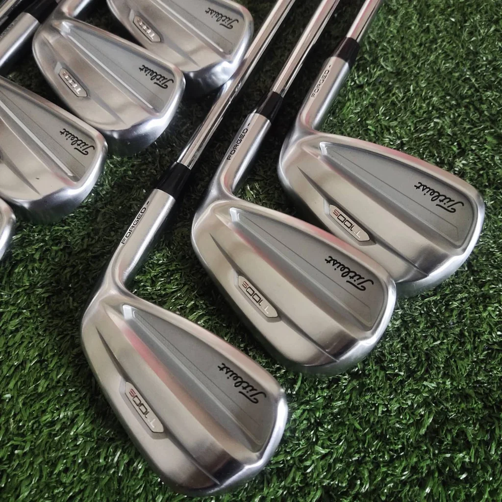 ชุดเหล็ก TITLEIST T100S FORGED (รุ่นปี 2022) 🔧 ใช้ทังสเตน D18 + เทคโนโลยีงานอากาศยาน ✈️ • หน้าไม้ฟอร์จชิ้นเดียว ให้ความรู้สึกแน่นและแม่นยำ 🎯 ชุดเหล็ก TITLEIST T100S FORGED (รุ่นปี 2022) 🔧 ใช้ทังสเตน D18 + เทคโนโลยีงานอากาศยาน ✈️ • หน้าไม้ฟอร์จชิ้นเดียว ให้ความรู้สึกแน่นและแม่นยำ 🎯