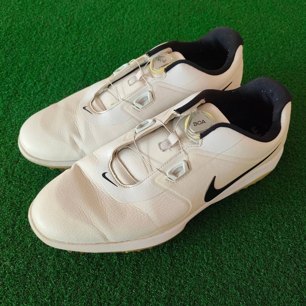 รองเท้ากอล์ฟ NIKE LUNARLON มือสอง ปุ่มหมุน BOA ใส่เข้าออกได้อย่างสะดวก ขนาดไชส์ US10W UK9 EUR44 CM 28 สภาพใหม่มาก!! มือสอง ของแท้ BY NakaraLuxurious