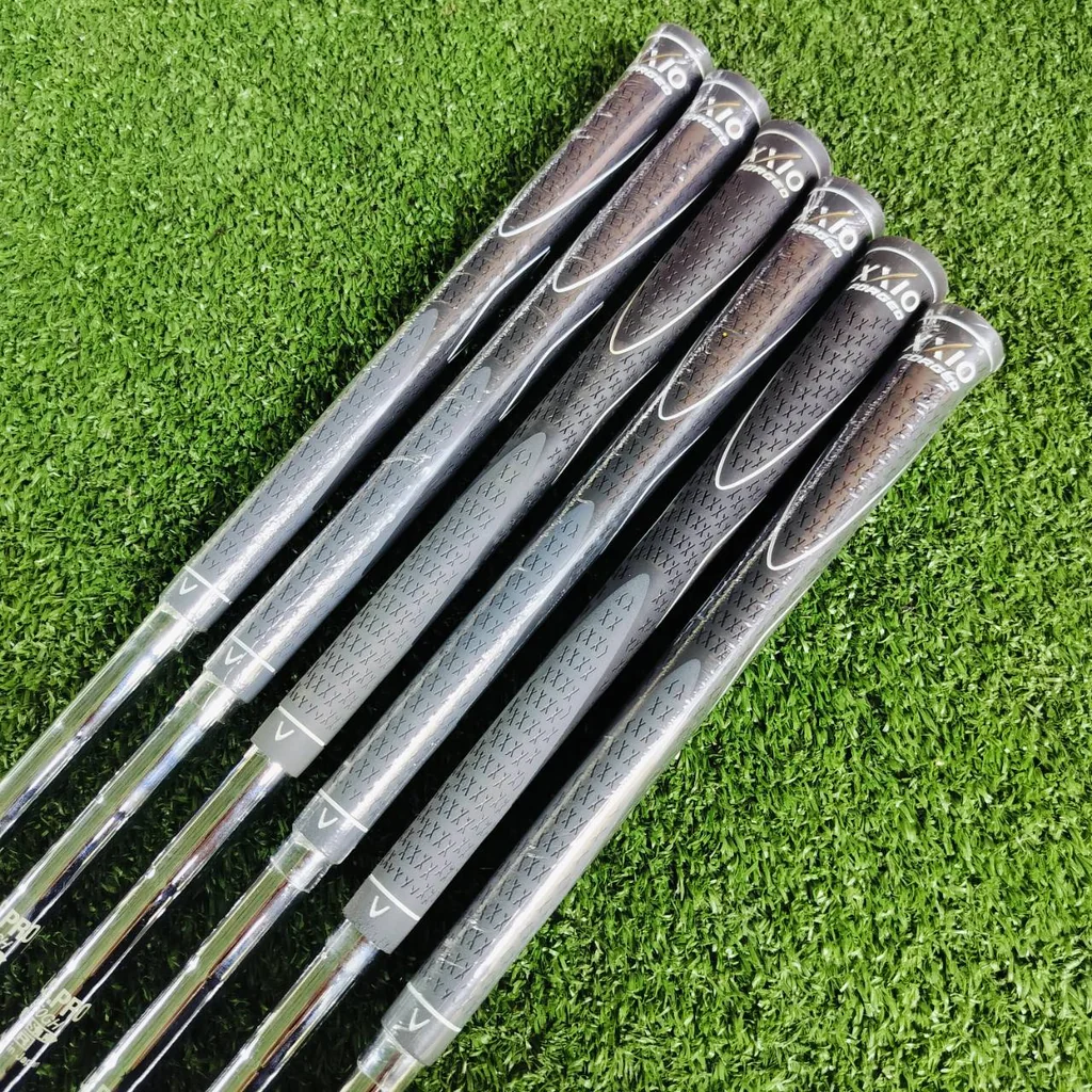 ชุดเหล็ก XXIO FORGED MX4000 สภาพสวยจัดระดับนางฟ้าเลยค่ะ เป็นเหล็ก FORGED พรีเมี่ยมญี่ปุ่น มี CAVITY เพื่อการชดเชยที่สูงขึ้น เป็นรุ่นพรีเมี่ยมของ XXIO ตีทั้งนุ่ม เข้าบอลแน่นๆ ได้ฟีลลิ่ง FORGED เต็มที่ ไม้กอล์ฟพรีเมี่ยมญี่ปุ่นมือสอง ของแท้ By NakaraLuxuriou ชุดเหล็ก XXIO FORGED MX4000 สภาพสวยจัดระดับนางฟ้าเลยค่ะ เป็นเหล็ก FORGED พรีเมี่ยมญี่ปุ่น มี CAVITY เพื่อการชดเชยที่สูงขึ้น เป็นรุ่นพรีเมี่ยมของ XXIO ตีทั้งนุ่ม เข้าบอลแน่นๆ ได้ฟีลลิ่ง FORGED เต็มที่ ไม้กอล์ฟพรีเมี่ยมญี่ปุ่นมือสอง ของแท้ By NakaraLuxuriou