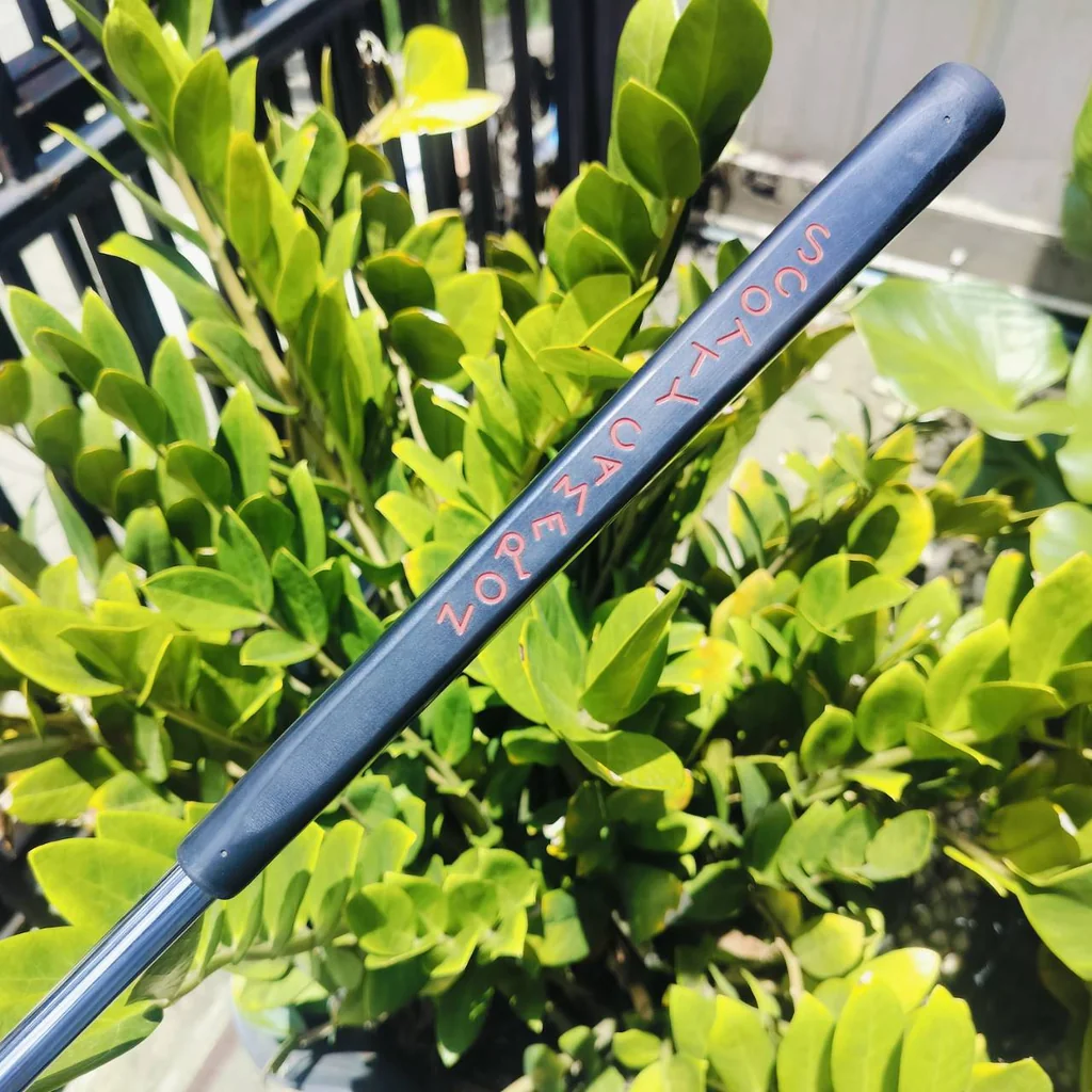 PUTTER SCOTTY CAMERON CONCEPT X ปีกสองข้างเป็นที่ยอมรับว่าสุดยอด ปีกด้านหลังของหัวพัตเตอร์ที่เป็นการกางออก จากที่ปกติในพัตเตอร์หลายรุ่นปีก หรือ “เขี้ยว” ด้านหลังจะเป็นการหุบเข้าเสียมากกว่า ไม้กอล์ฟพรีเมี่ยมมือสอง ของแท้ By NakaraLuxurious PUTTER SCOTTY CAMERON CONCEPT X ปีกสองข้างเป็นที่ยอมรับว่าสุดยอด ปีกด้านหลังของหัวพัตเตอร์ที่เป็นการกางออก จากที่ปกติในพัตเตอร์หลายรุ่นปีก หรือ “เขี้ยว” ด้านหลังจะเป็นการหุบเข้าเสียมากกว่า ไม้กอล์ฟพรีเมี่ยมมือสอง ของแท้ By NakaraLuxurious