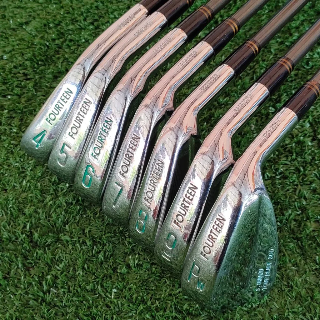 ชุดเหล็ก FOURTEEN S.SHIMIZU TOUR BLADE 300 มีเหล็ก 4-9 เเละ PW ก้าน FOURTEEN ชุดเหล็ก FORGED MADE IN JAPAN 100% แฟนๆ FOURTEEN พลาดไม่ได้ครับ