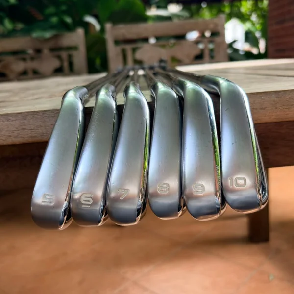 IRON SET HONMA T//WORLD TW747 P งานศิลปะจากซากาตะที่ผสมผสานความหรูหราพรีเมียม image 7 IRON SET HONMA T//WORLD TW747 P งานศิลปะจากซากาตะที่ผสมผสานความหรูหราพรีเมียม image 7