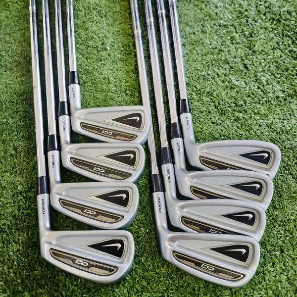 ชุดเหล็ก NIKE CCI FORGED มีเหล็ก 3 4 5 6 7 8 9 เเละ PW ก้าน DYNAMIC GOLD S300 สภาพเดืมๆ ตีง่าย ตัว FORGED วัสดุพรีเมี่ยม นุ่มมาก และเป็นเหล็กที่ตีมันส์มากๆเลยค่ะ ไม้กอล์ฟพรีเมี่ยมมือสอง ของแท้ By NakaraLuxurious image 2 ชุดเหล็ก NIKE CCI FORGED มีเหล็ก 3 4 5 6 7 8 9 เเละ PW ก้าน DYNAMIC GOLD S300 สภาพเดืมๆ ตีง่าย ตัว FORGED วัสดุพรีเมี่ยม นุ่มมาก และเป็นเหล็กที่ตีมันส์มากๆเลยค่ะ ไม้กอล์ฟพรีเมี่ยมมือสอง ของแท้ By NakaraLuxurious image 2