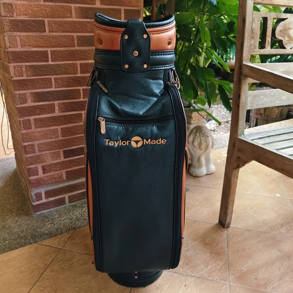 ถุงกอล์ฟ TaylorMade FIRE SOLE** 🔥 **สไตล์ไอคอนยุค 90s! ถุงกอล์ฟแนวเรโทร-สปอร์ตสุดวินเทจ image 2 ถุงกอล์ฟ TaylorMade FIRE SOLE** 🔥 **สไตล์ไอคอนยุค 90s! ถุงกอล์ฟแนวเรโทร-สปอร์ตสุดวินเทจ image 2