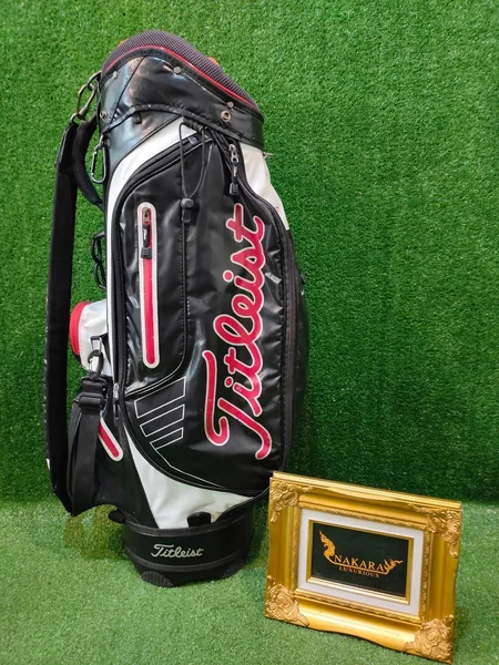 ถุงกอล์ฟ Titleist ของแท้ มือสอง สภาพดี image 1 ถุงกอล์ฟ Titleist ของแท้ มือสอง สภาพดี image 1