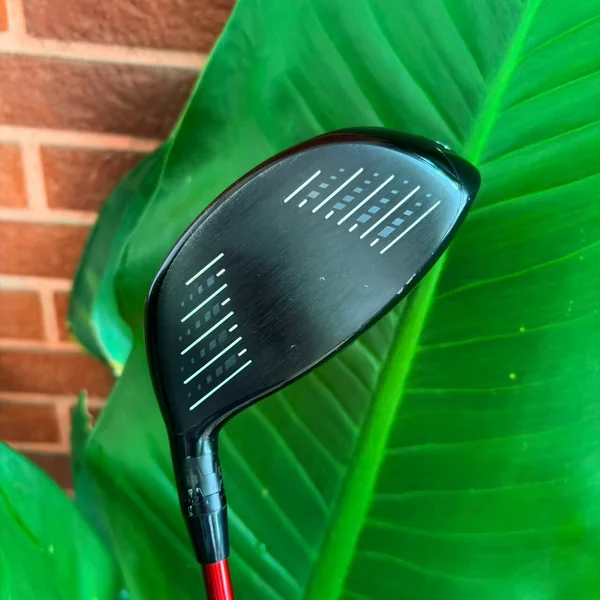 Driver Titleist 913 D2 Loft 12.0° ทะยานสู่วงสวิงที่นุ่มนวลทรงพลัง ปลดล็อควิถีลูกให้ลอยง่าย image 3 Driver Titleist 913 D2 Loft 12.0° ทะยานสู่วงสวิงที่นุ่มนวลทรงพลัง ปลดล็อควิถีลูกให้ลอยง่าย image 3